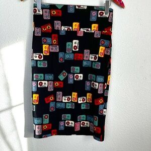 LuLaRoe cassette tape skirt size XS // 2840